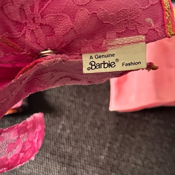 Lot Of Vintage Barbie And Sindy Clothing. Most Have Barbie Tags 13 Pieces - Picture 14 of 15